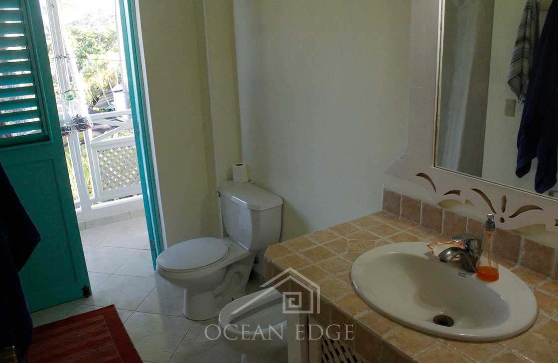 Beachfront penthouse with ocean view (10)