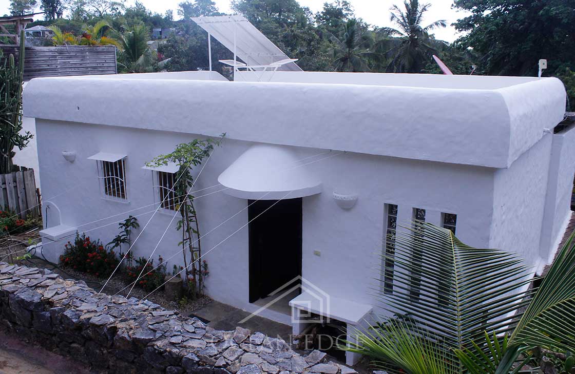 Las-Terrenas-Real-Estate-Ocean-Edge-Dominican-Republic - Authentic caribbean house in green community (33)