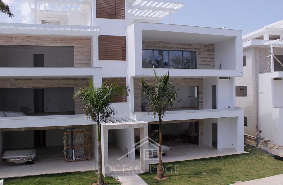 Las-Terrenas-Real-Estate-Ocean-Edge-Dominican-Republic- Bright penthouse in tourism center (35)