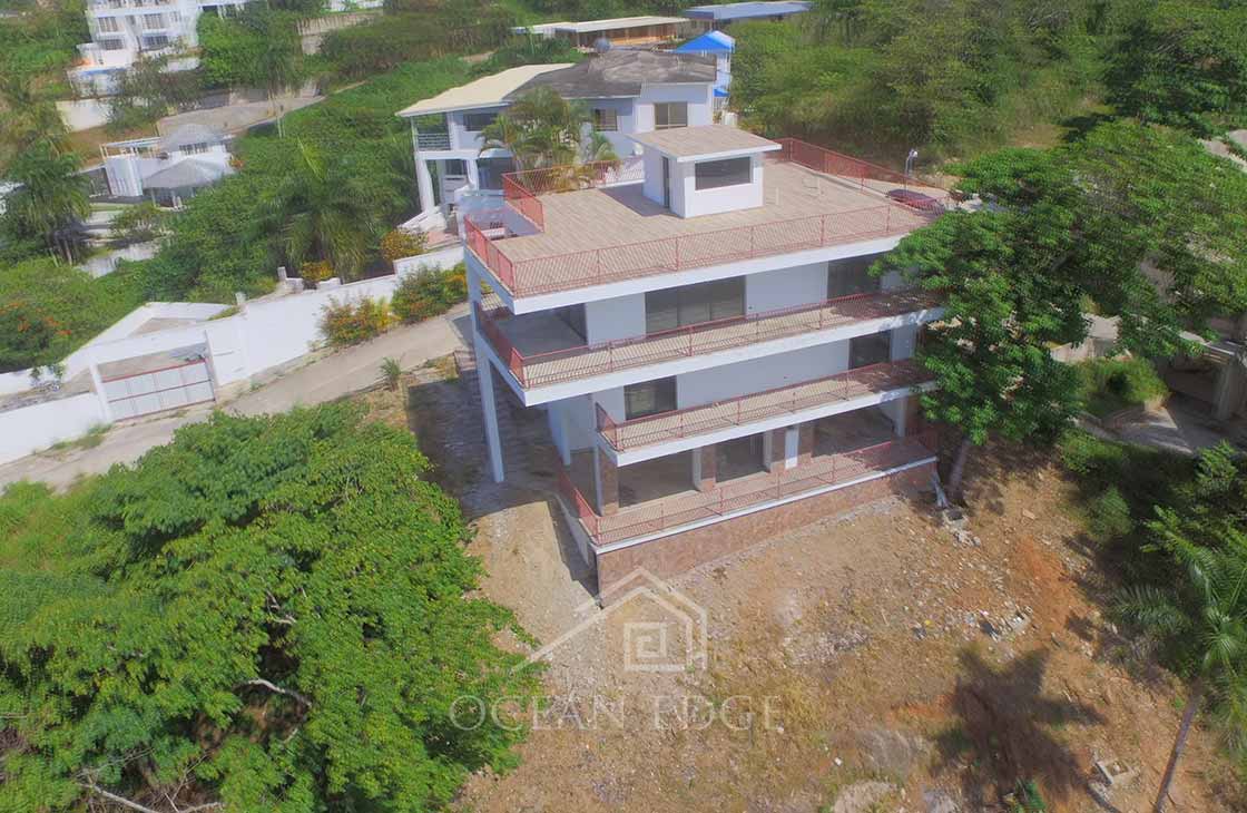 Las-Terrenas-Real-Estate-Ocean-Edge-Dominican-Republic - Large mansion on central hilltop with 360° views (9)