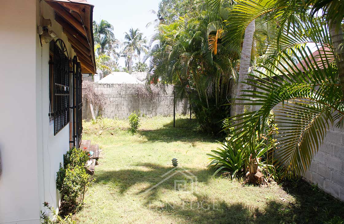 two-villas-large-pool-and-garden-Las-Terrenas-Real-Estate-Ocean-Edge-Dominican-Republic (15)