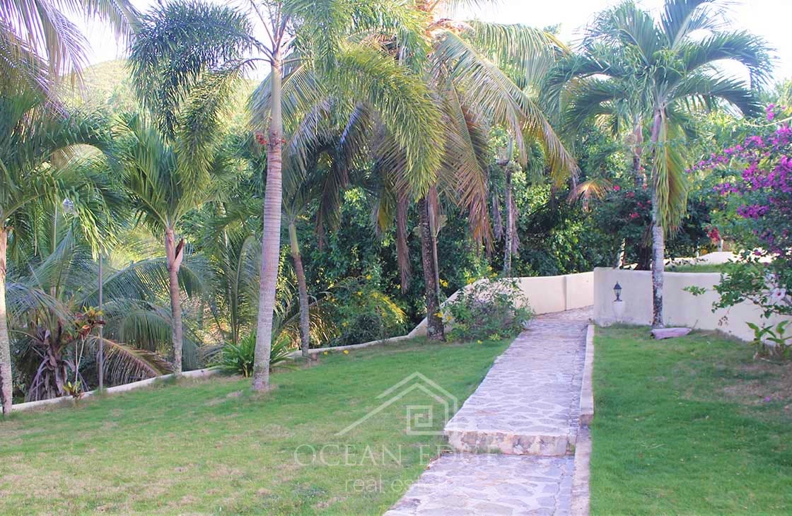 Hilltop villa with the finest ocean view - real estate - las terrenas - ocean - edge (35)