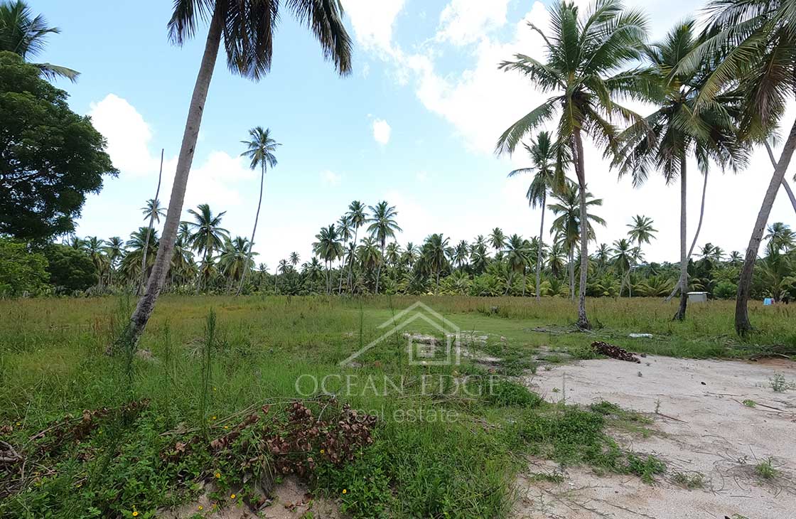 Large beachfront land in intimate area