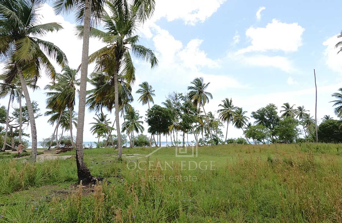 Large beachfront land in intimate area