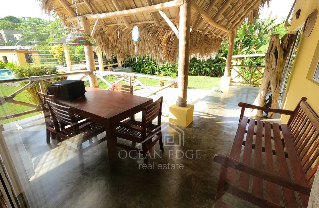 Country-villa-with-spacious-garden-in-Barbacoa-las-terrenas-ocean-edge-real-estate