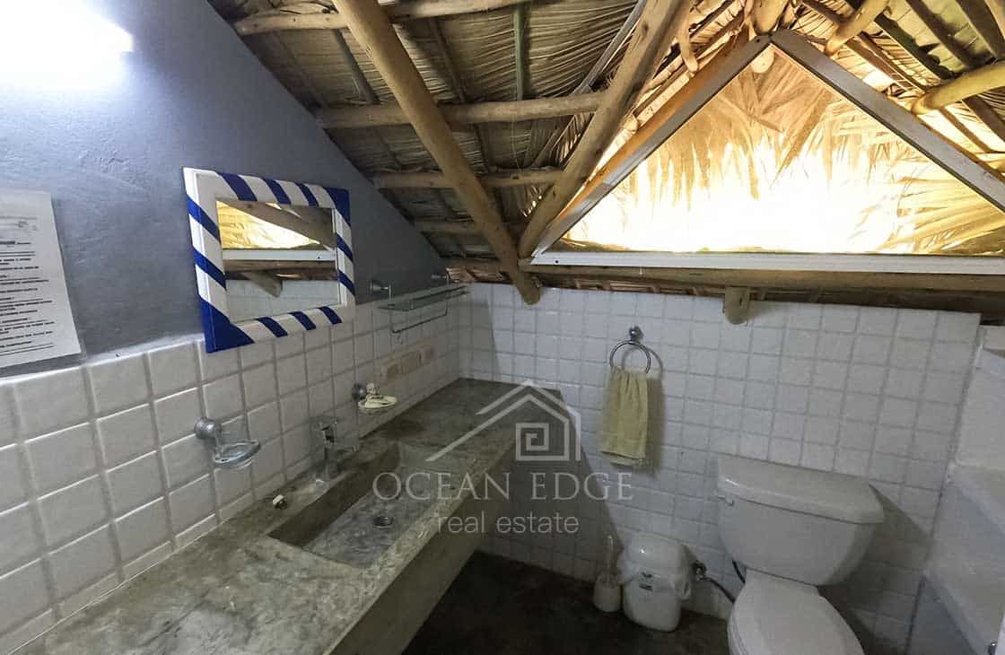 Country-villa-with-spacious-garden-in-Barbacoa-las-terrenas-ocean-edge-real-estate