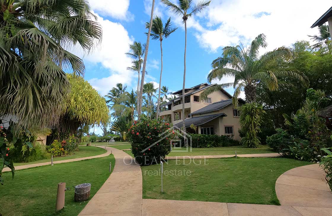 Beachfront-hotel-condo-las-ballenas-las-terrenas-real-estate-ocean-edge