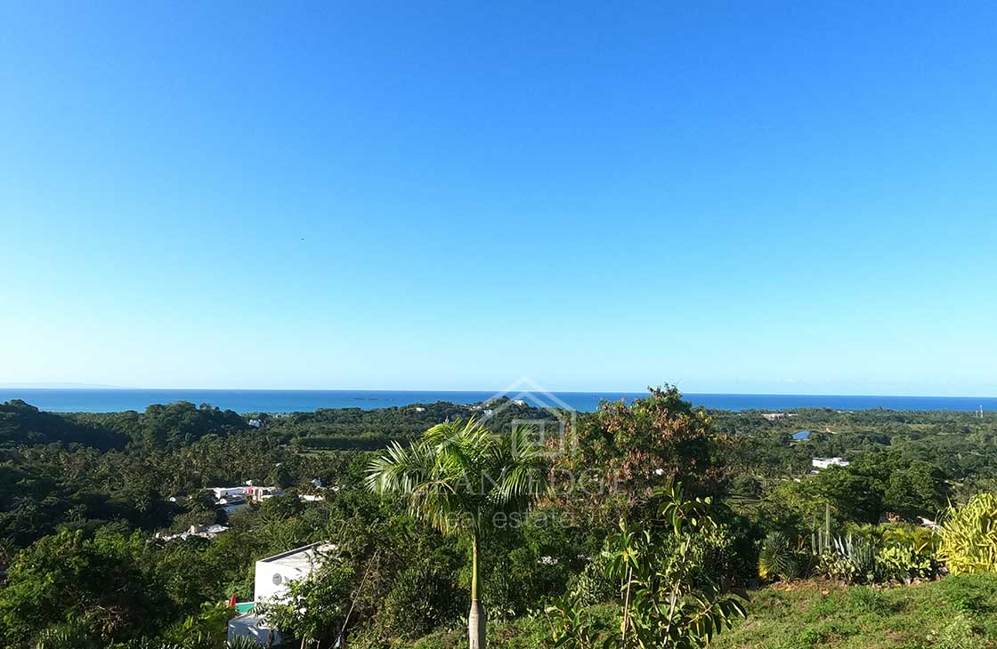 Building-Lots-with-Ocean-View-to-Bonita-Beach