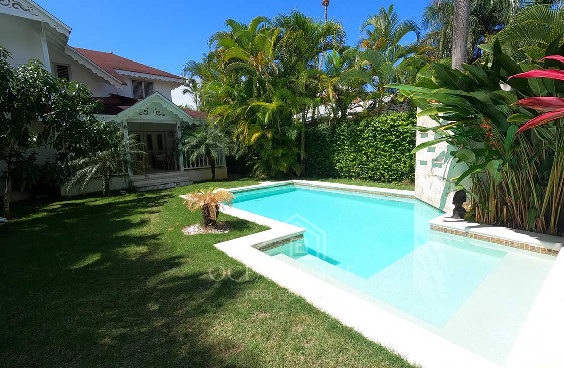 4-bed-Villa-with-private-pool-near-Las-Bellenas-beach-las-terrenas-real-estae