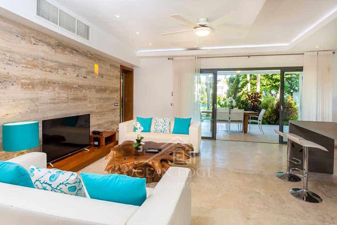 Elegant 4-bed condo in Beachfront Apart-Hotel-Las-Terrenas-Ocean-Edge-Real-Estate (14)