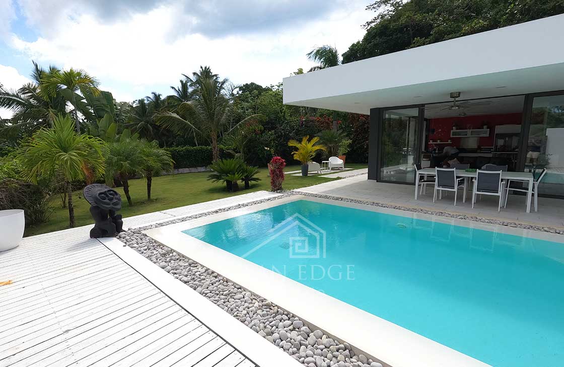 Luxury-3-bed-villa-with-golf-course-in-Las-Ballenas-las-terrenas-ocean-edge-real-estate