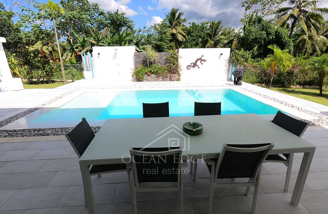 Luxury-3-bed-villa-with-golf-course-in-Las-Ballenas-las-terrenas-ocean-edge-real-estate