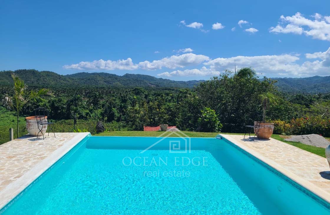 Spectacular Mountain View House in El Limon-ocean-edge-real-estate-10