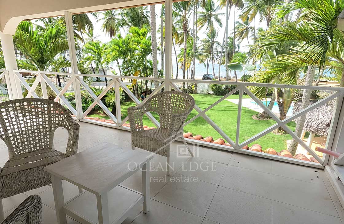 eachfront-Villa-with-private-pool-in-Las-Ballenas-Beach-las-terrenas-ocean-edge-real-estate