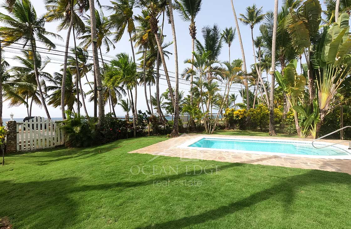 eachfront-Villa-with-private-pool-in-Las-Ballenas-Beach-las-terrenas-ocean-edge-real-estate