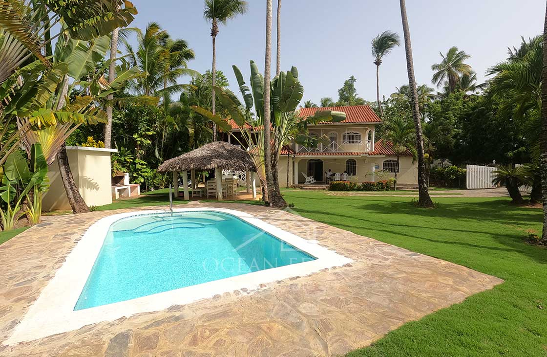 eachfront-Villa-with-private-pool-in-Las-Ballenas-Beach-las-terrenas-ocean-edge-real-estate