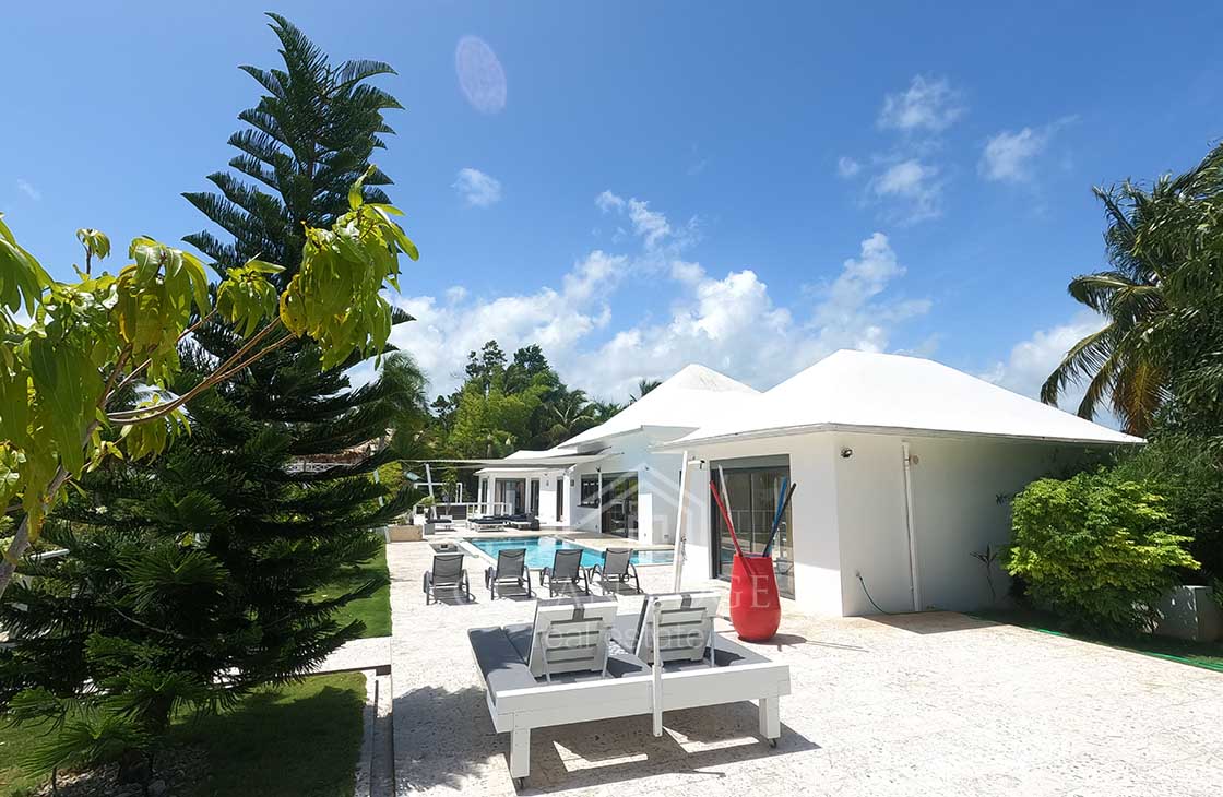 Mesmerizing-5-Bed-Ocean-View-Villa-with-Swimming-Pool-las-terrenas-ocean-edge-real-estate.JPG