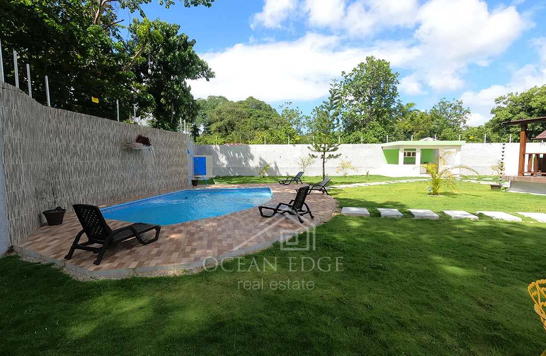 Dominican-House-with-Large-Garden-Pool-in-El-Limon-ocean-edge-real-estate