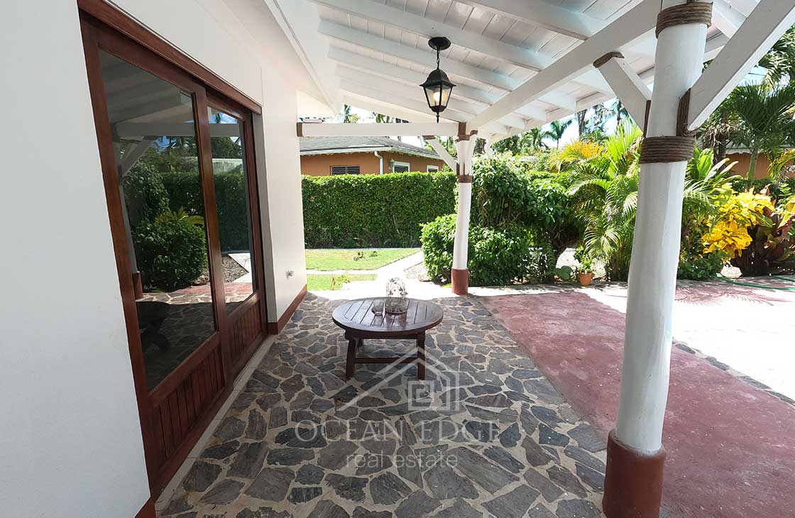 3-bedroom-villa-with-Pool-and-Bungalow-(34)