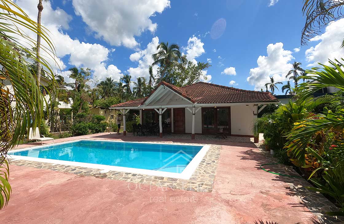 3-bedroom-villa-with-Pool-and-Bungalow-(39)