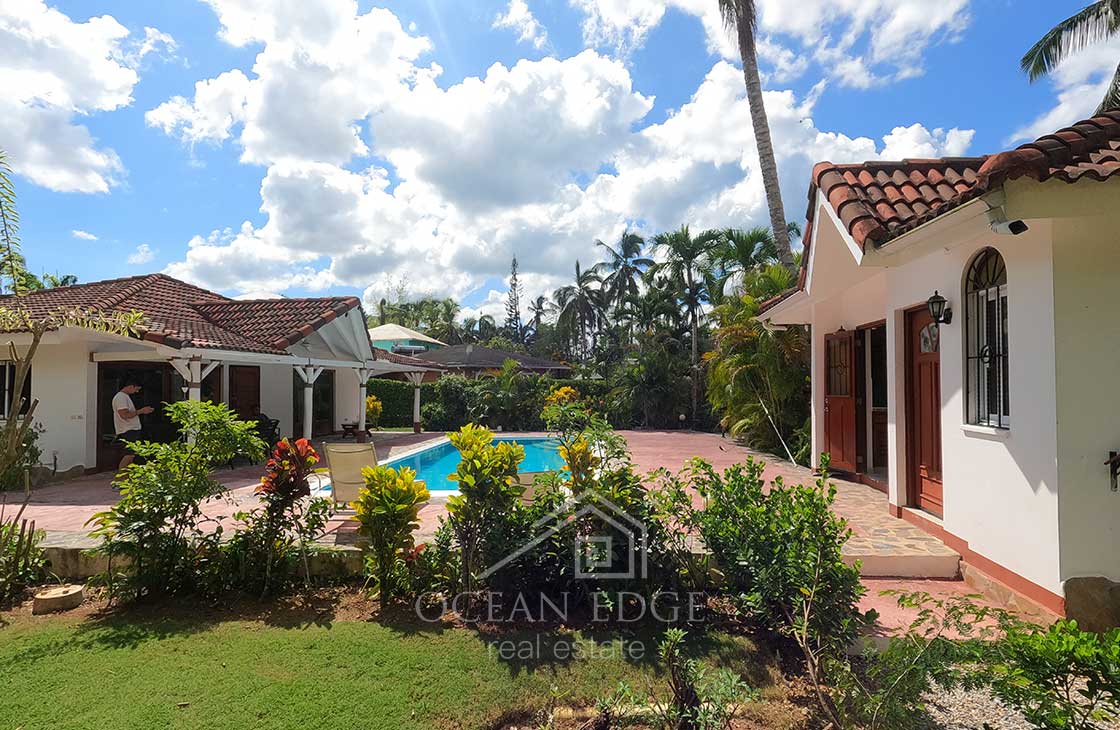 3-bedroom-villa-with-Pool-and-Bungalow-(50)