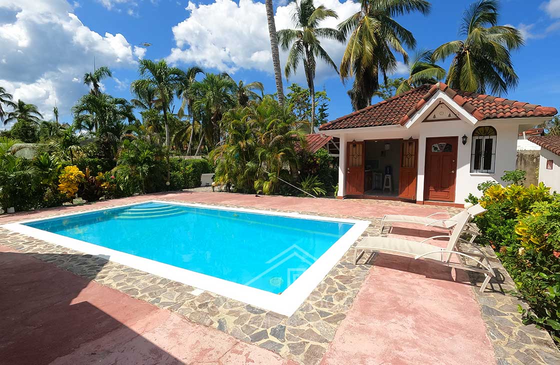 3-bedroom-villa-with-Pool-and-Bungalow-(52)