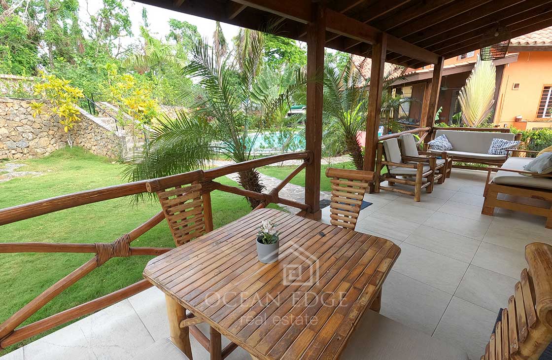 4-bedroom-villa-near-Las-Ballenas-Beach-(10)