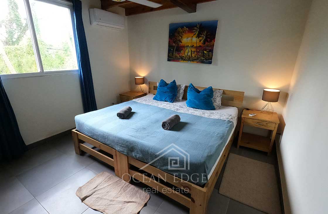 4-bedroom-villa-near-Las-Ballenas-Beach-(23)