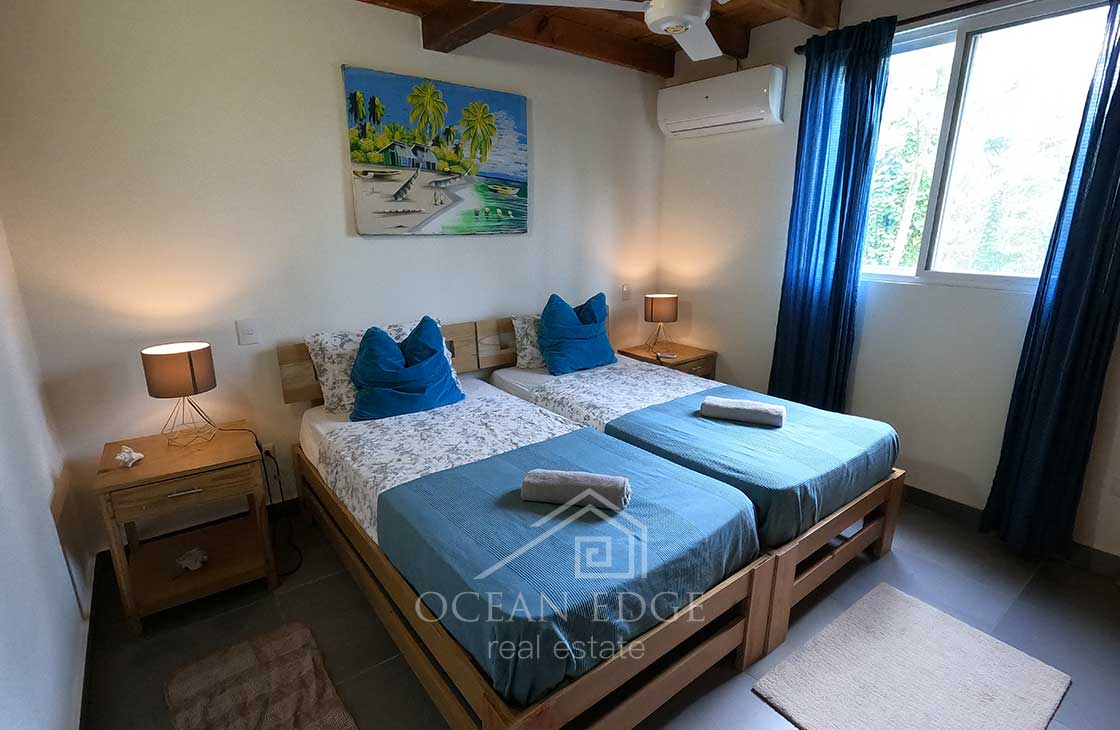 4-bedroom-villa-near-Las-Ballenas-Beach-(37)