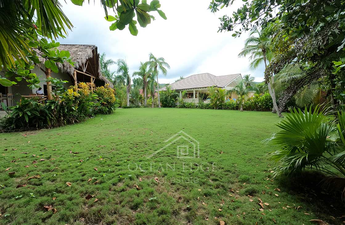 Caribbean villa with large garden near Cosón Beach-las-terrenas-ocean-edge-real-estate (1).JPG