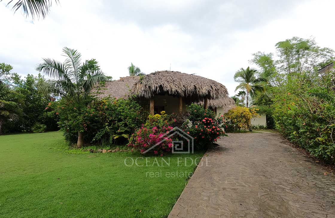 Caribbean villa with large garden near Cosón Beach-las-terrenas-ocean-edge-real-estate (1).JPG