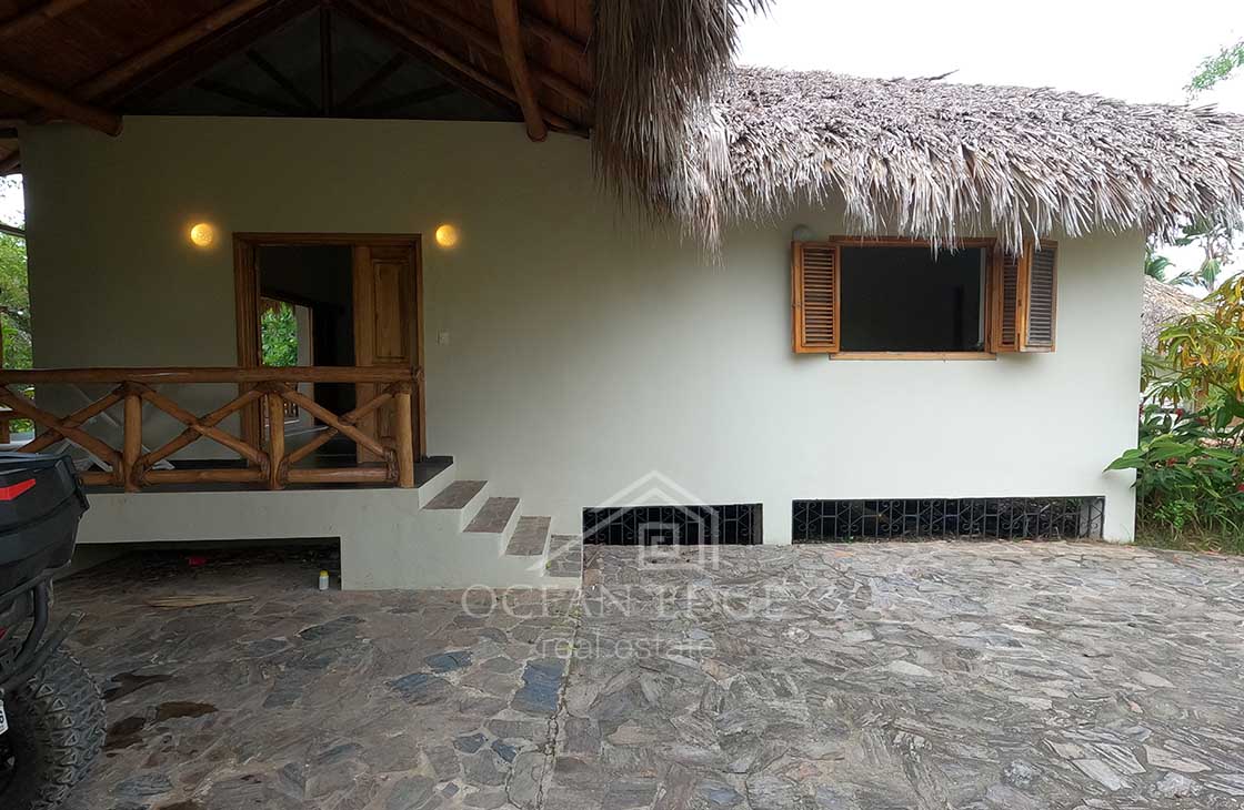 Caribbean villa with large garden near Cosón Beach-las-terrenas-ocean-edge-real-estate (1)