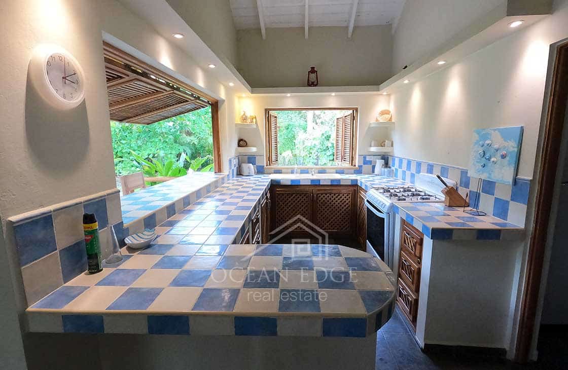 Caribbean villa with large garden near Cosón Beach-las-terrenas-ocean-edge-real-estate (1)