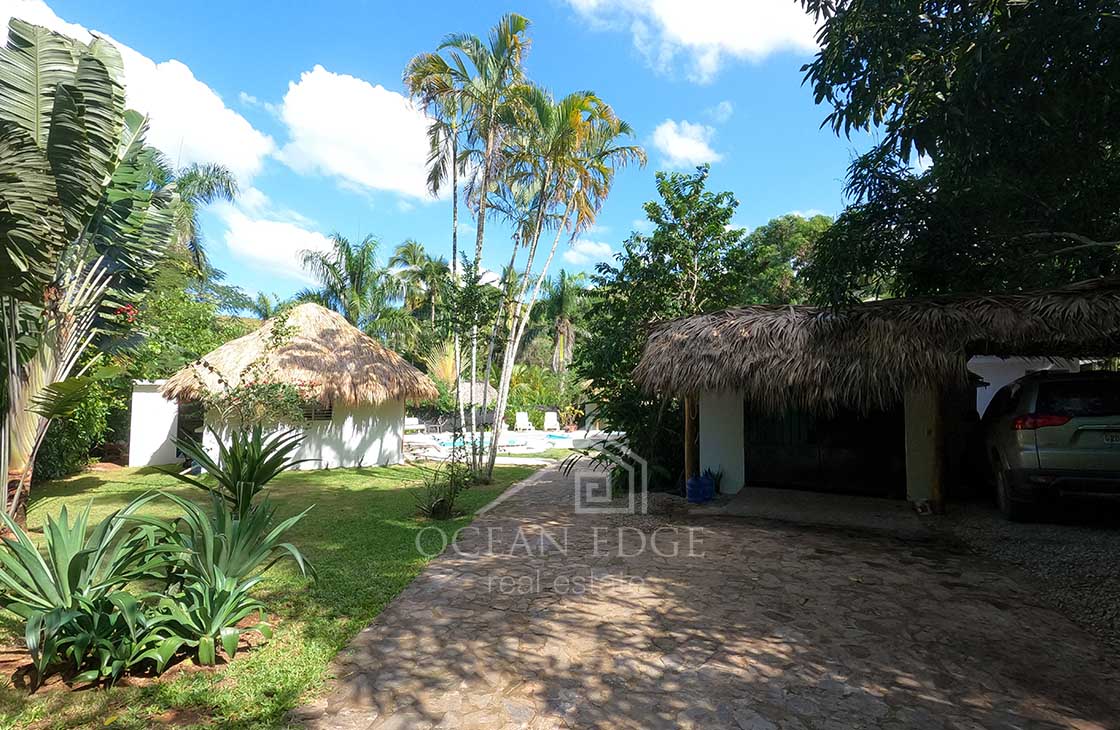 3-Bedrooms-Tropical-villa-with-independant-studio-and-large-garden-las-terrenas-ocean-edge