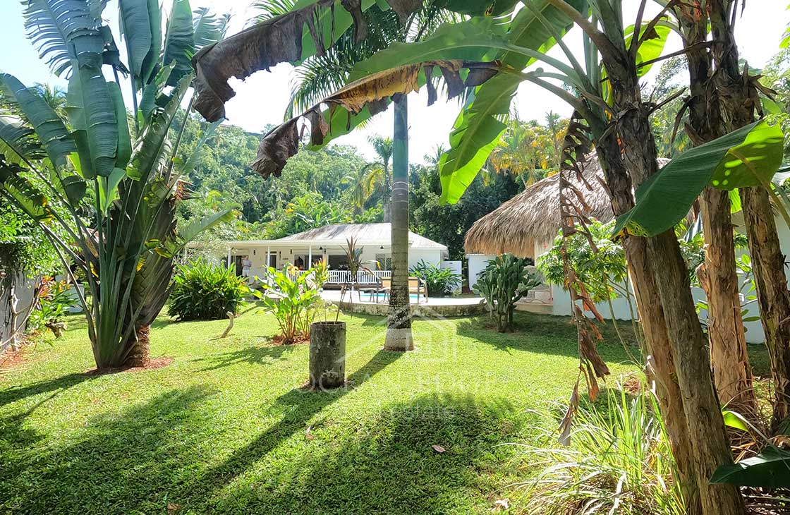 3-Bedrooms-Tropical-villa-with-independant-studio-and-large-garden-las-terrenas-ocean-edge