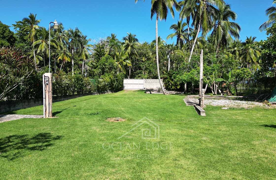 2-Bed-villa-sitting-on-a-large-land-near-the-beach-in-Playa-Coson-las-terrenas-ocean-edge-real-estate-drone