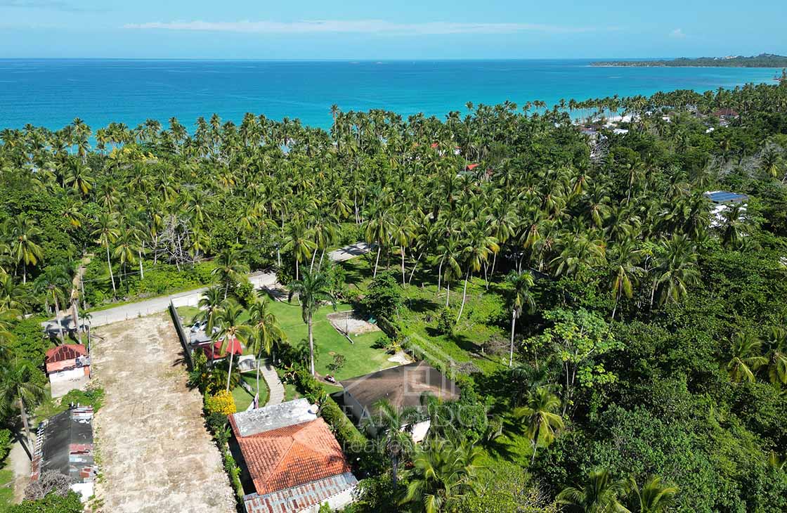 2 residential lots in second line Coson Beach