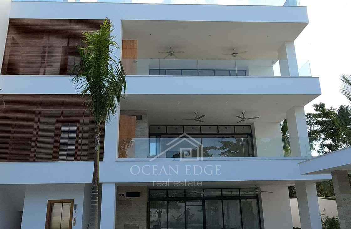 Luxury open design condo in 2nd line of Bonita Beach