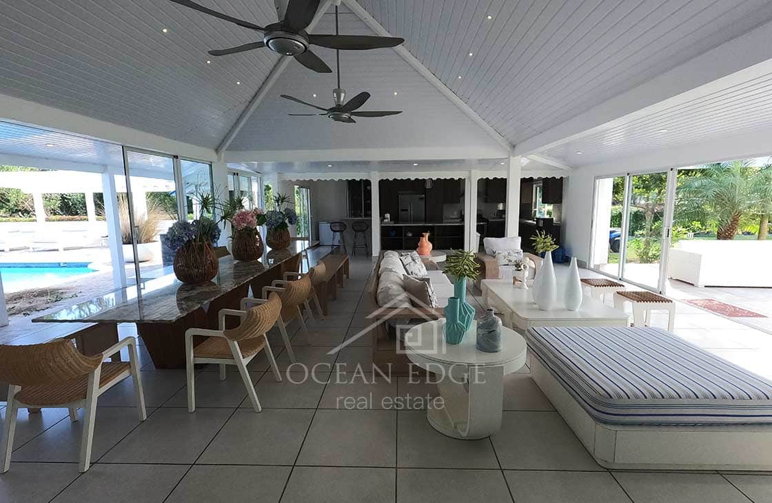 Mesmerizing-Beachfront-Luxury-villa-in-Playa-Las-Ballenas-las-terrenas-ocean-edge-real-estate