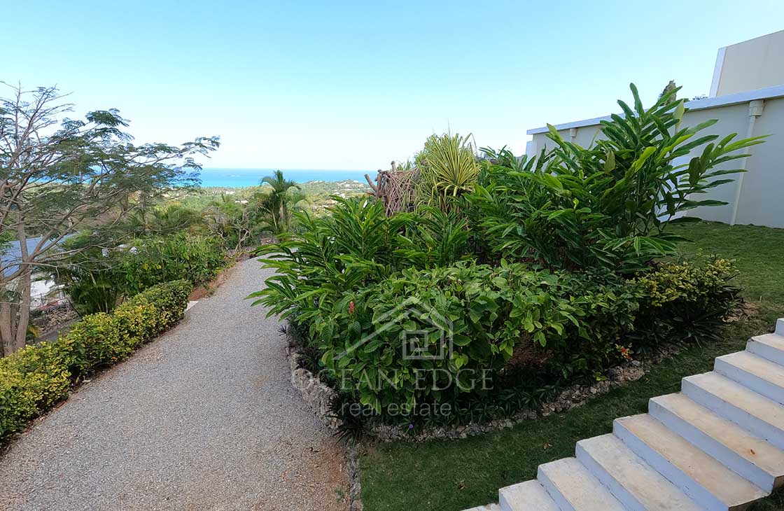 Colonial villa nesting in Hoyo Cacao with amazing view-las-terrenas-ocean-edge-real-estate-