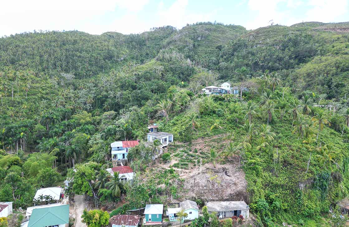 Affordable-ocean-view-land-in-Playa-Coson-las-terrenas-ocean-edge-real-estate