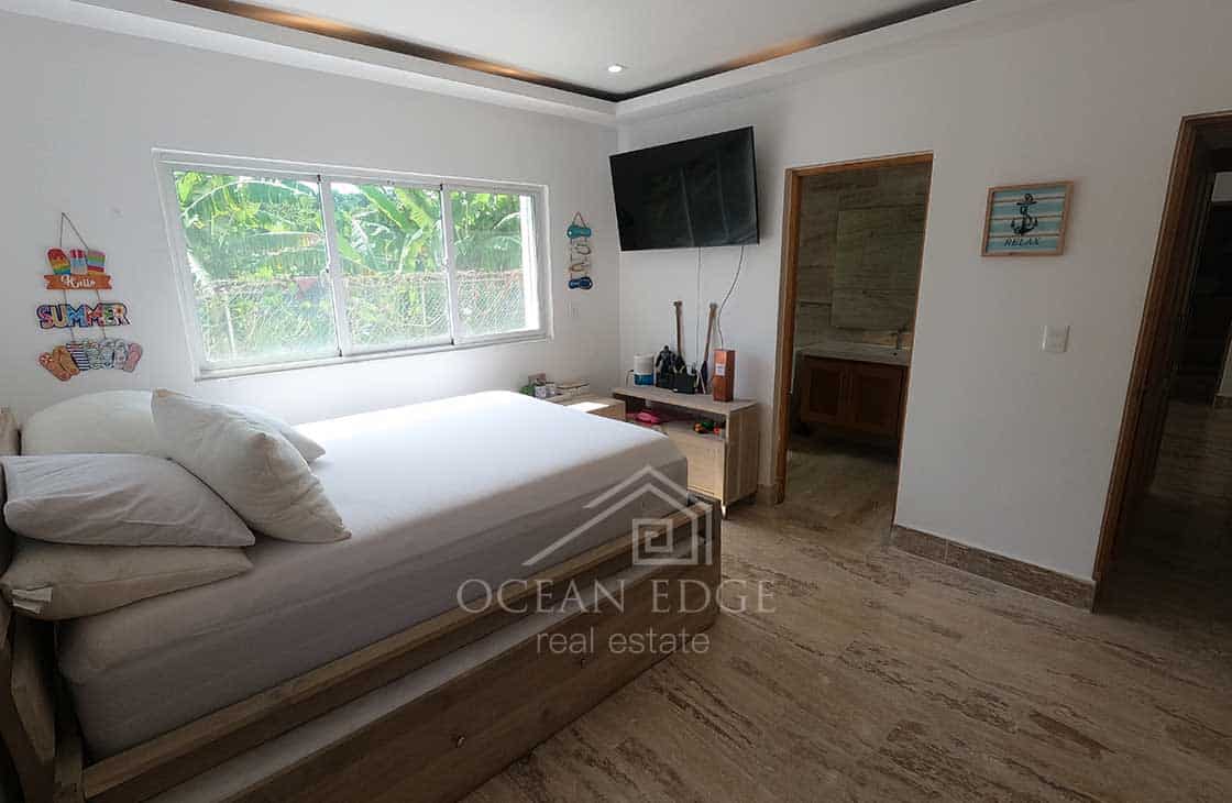 High-end-4-bed-condo-with-garden-in-Vibrant-community-ocean-edge-real-estate.JPG