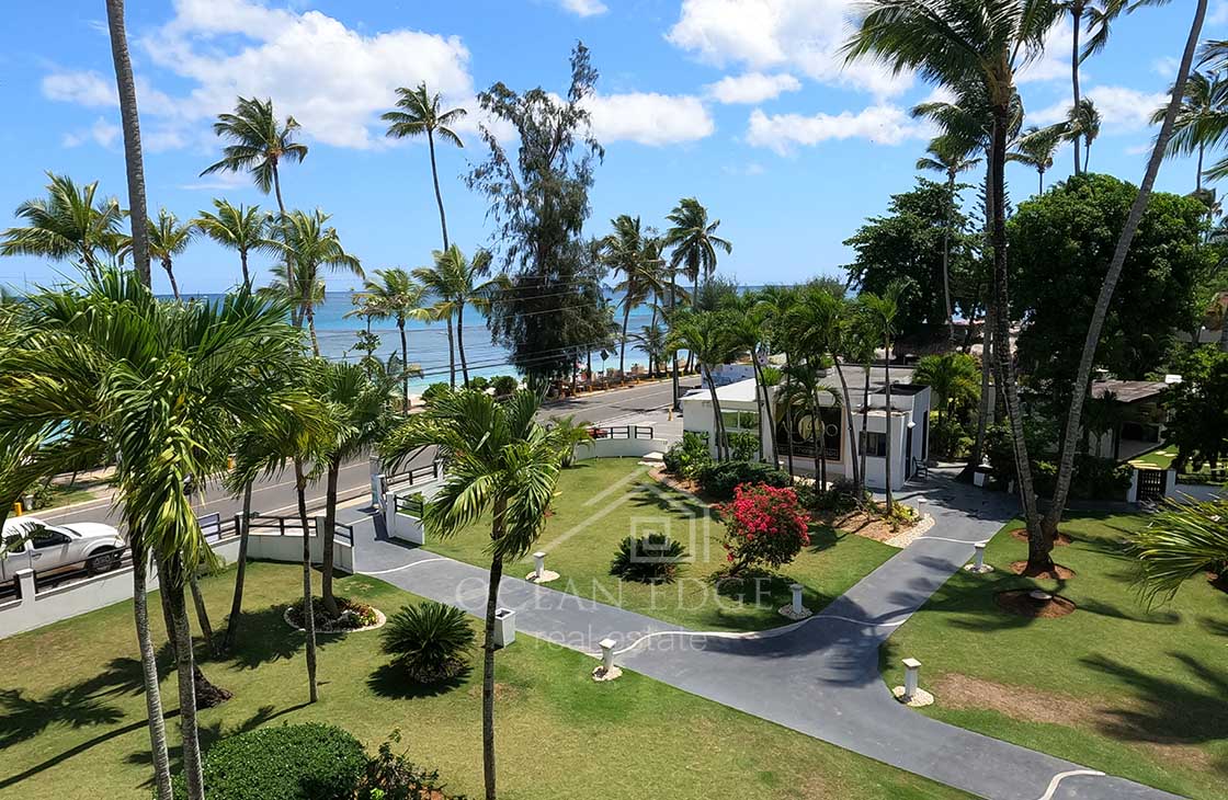 Luxurious Beachfront Penthouse in Elegant Community-las-terrenas-ocean-edge-real-estate