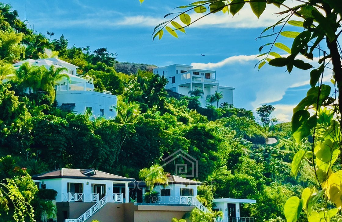 Modern-Caribbean 3-bed villa with stunning ocean view-las-terrenas-ocean-edge-real-estate-2025 (1 (17)