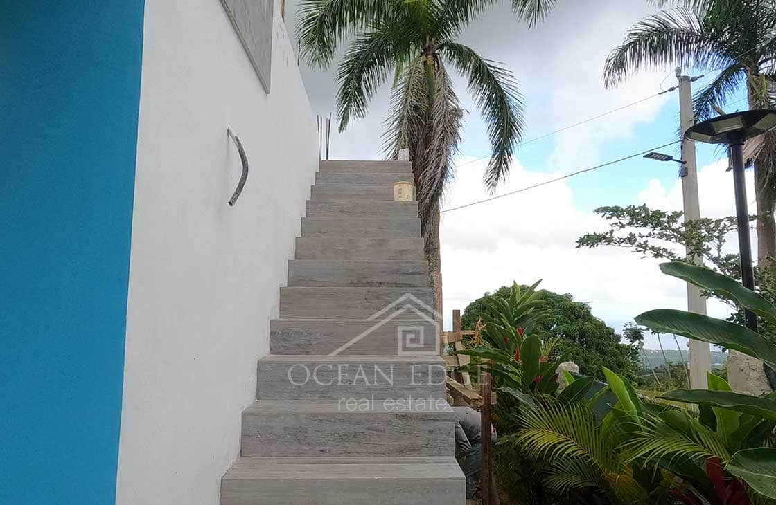 Pleasant-1-bed-villa-nesting-on-top-of-Los-Puentes-las-terrenas-ocean-edge-real-estate