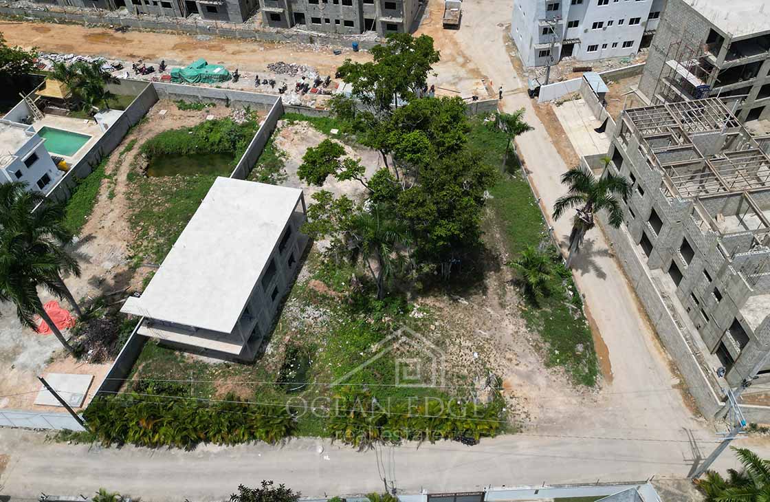 Constructible lot near tourism center in Playa Popy