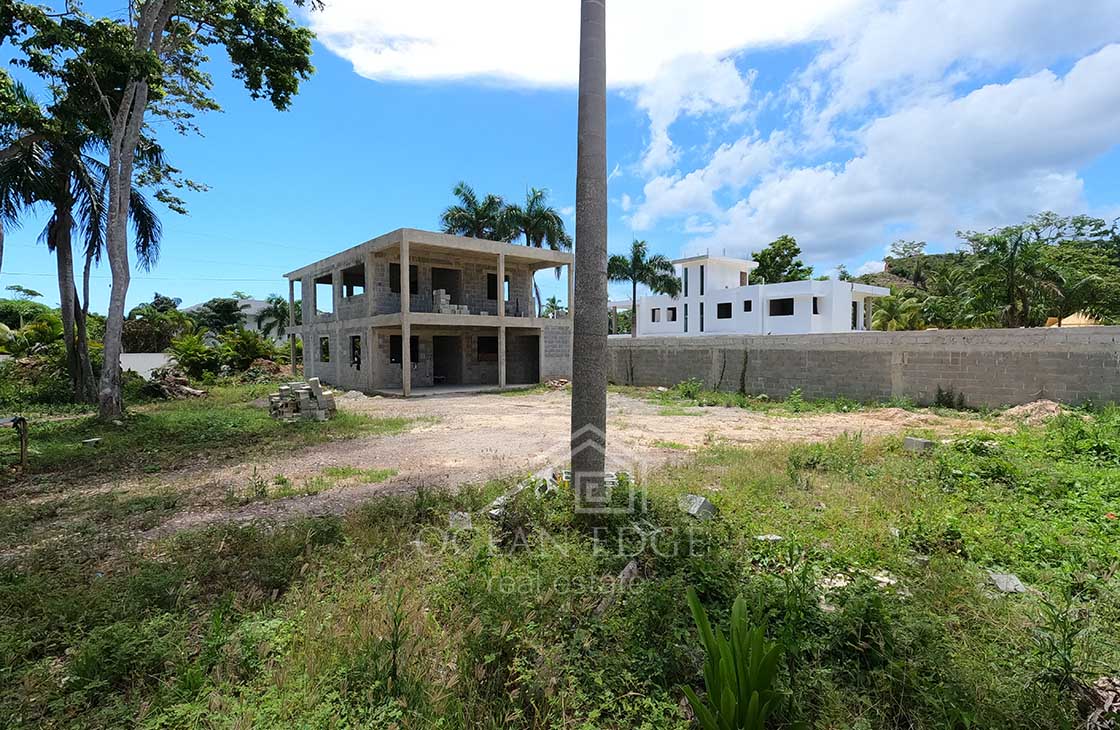 Constructible lot near tourism center in Playa Popy