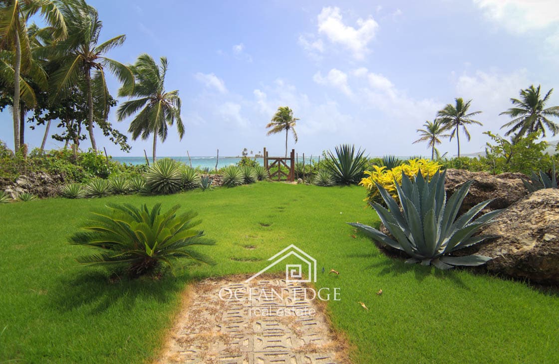 Exceptional Ocean Front Villa & Guest house in Las Galeras-ocean-edge-real-estate (1)