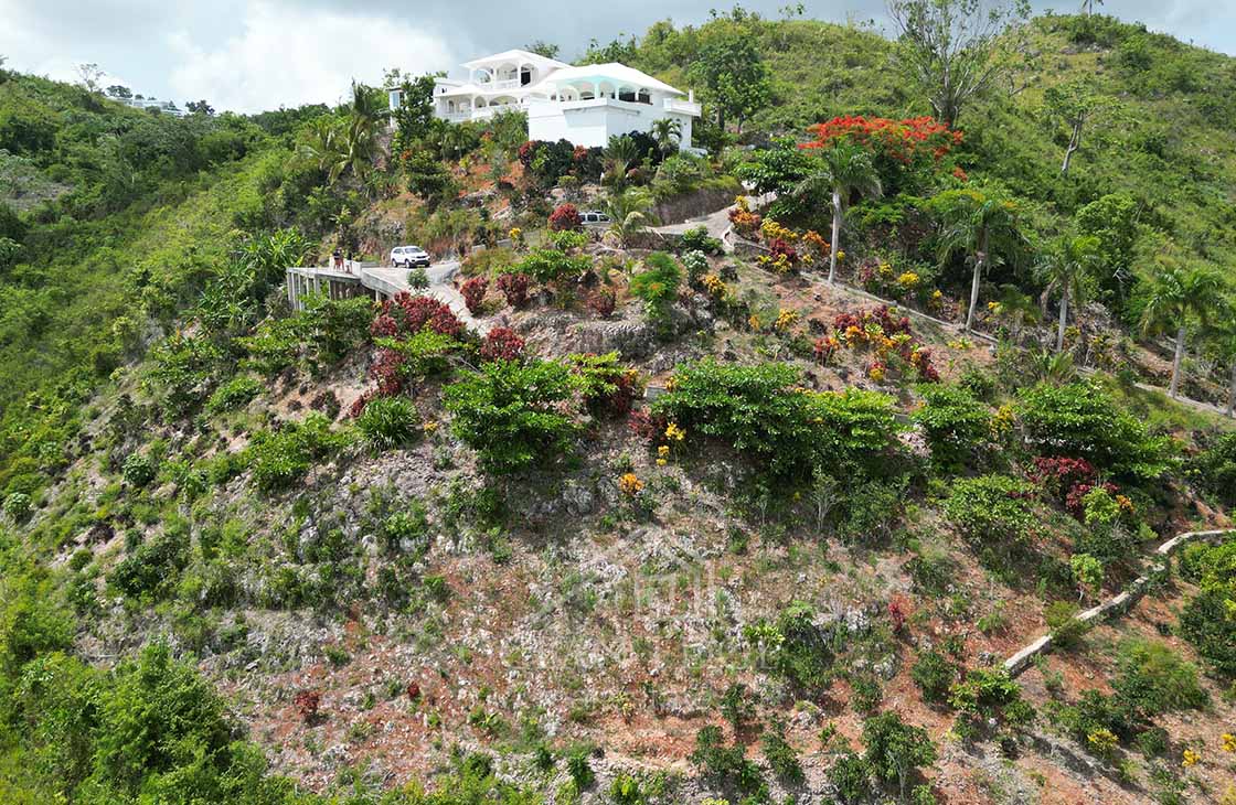 Ideal building lot for ocean view villa in quiet community