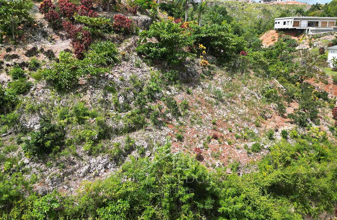 Ideal building lot for ocean view villa in quiet community